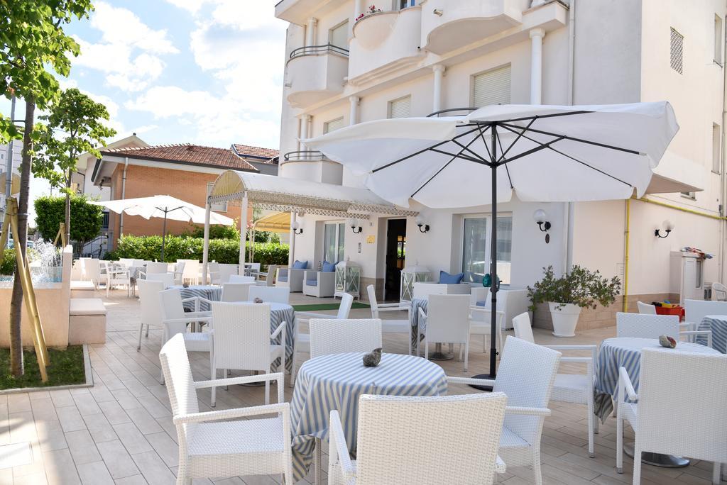 Hotel Marina Riccione Exterior photo